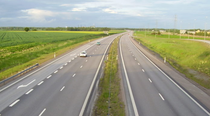 Будівництво платних доріг в Україні почнеться у 2019 році — Омелян
